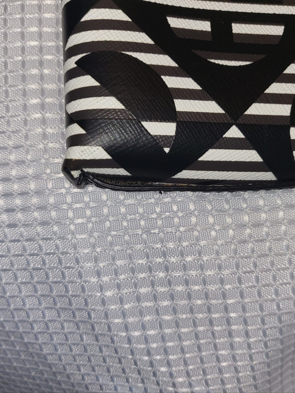 Henri Bedel Monochrome Geometric Large Zip Pouch - Picture 8 of 13